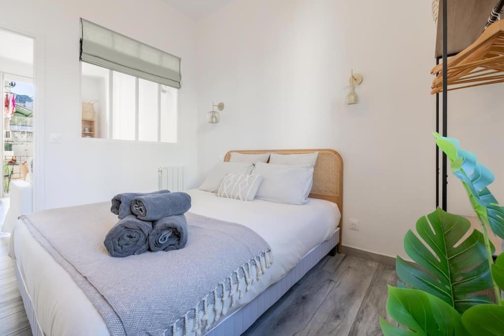 Charming Port Place Du Pin With Balcony * Nizza